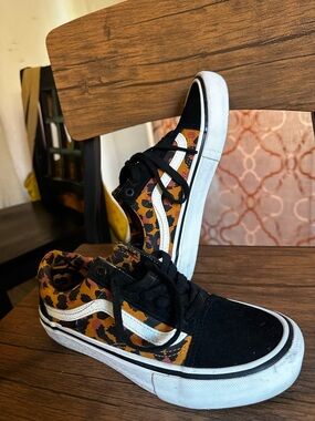 Vans Old Skool Leopard Print Low-Top Sneakers - Black & Orange